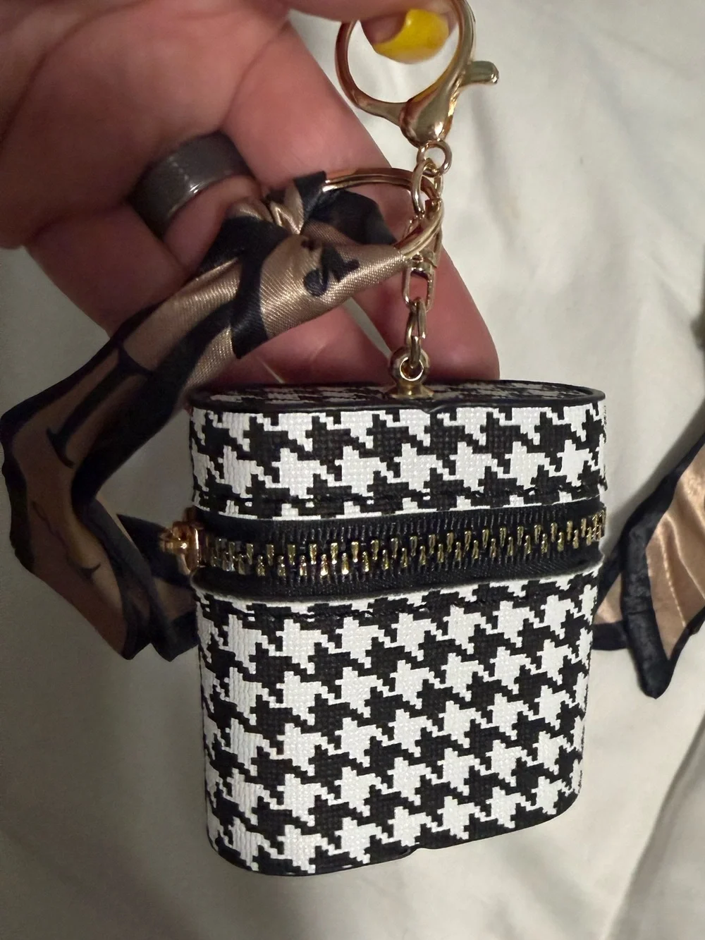 Bag Charm/Key fob Houndstooth Pattern Key Pouch with Gold tone Hardware! New